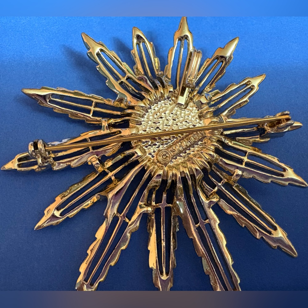Sarah Coventry Starburst 1961 Floral Brooch With Raised Amber Center - Picture 3 of 8